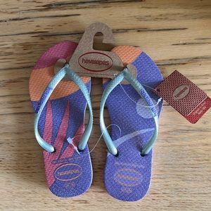 NWT Girls Havaianas Slim Flip Flops